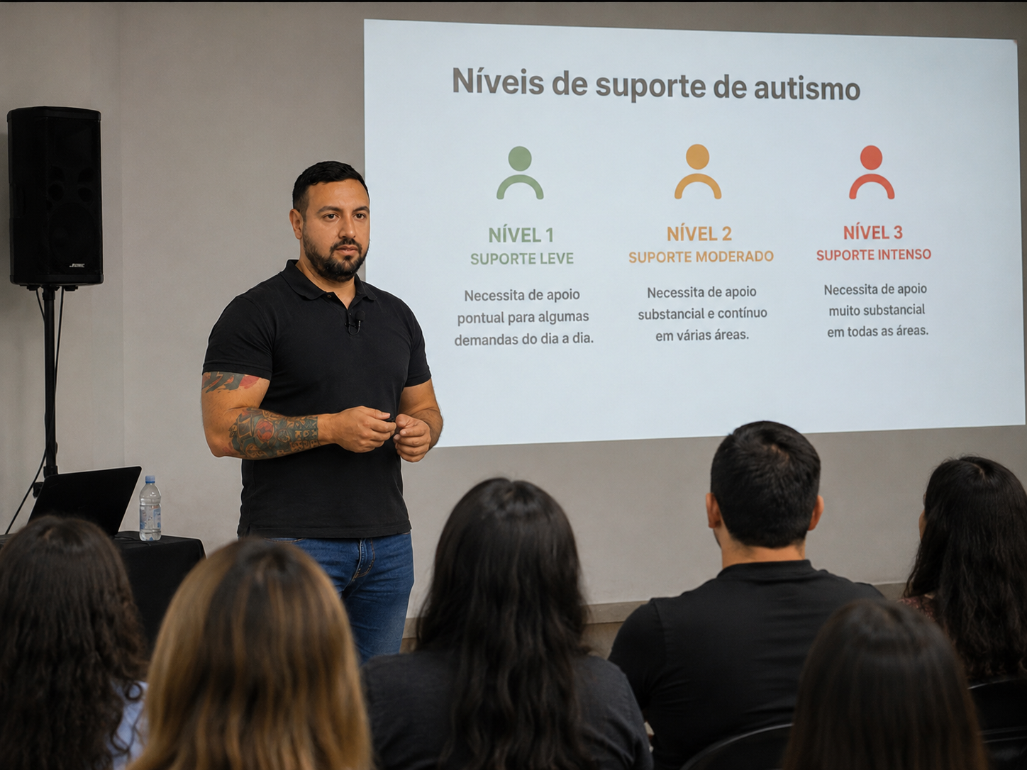 Prof. Renato Lôbo em palestra sobre níveis de suporte no TEA